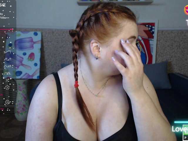 Aliciaredluv live webcam show