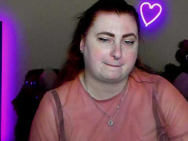 Aliciaredluv's BongaCams show and profile