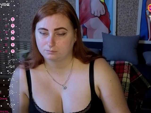 Aliciaredluv live cam preview