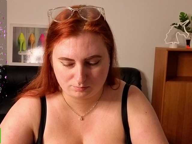 Aliciaredluv live webcam show