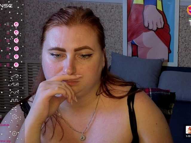 Aliciaredluv live cam on BongaCams