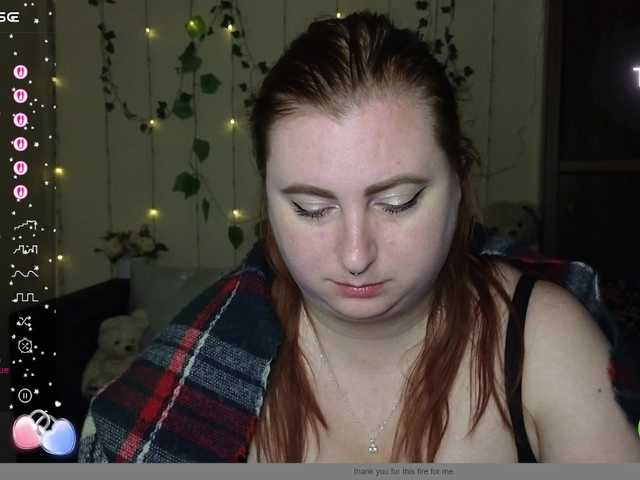 Aliciaredluv live cam on BongaCams