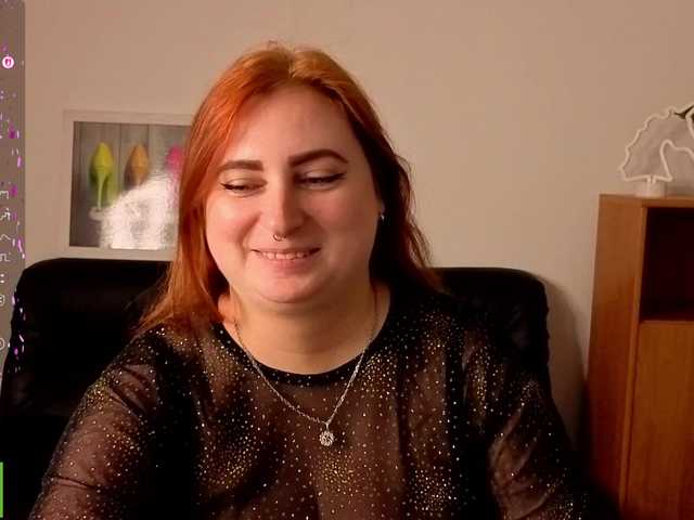 Aliciaredluv live cam preview