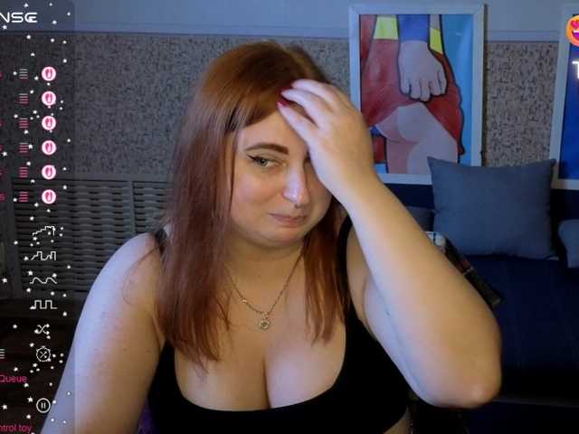 Aliciaredluv live cam preview