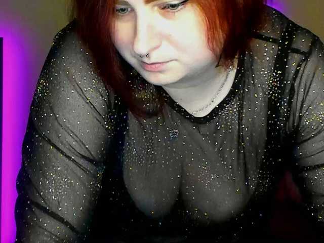 Aliciaredluv's BongaCams show and profile