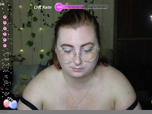 Aliciaredluv live cam on BongaCams