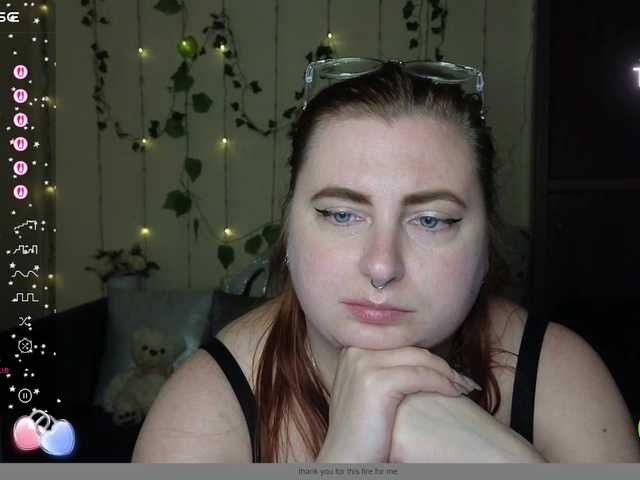 Aliciaredluv live cam on BongaCams
