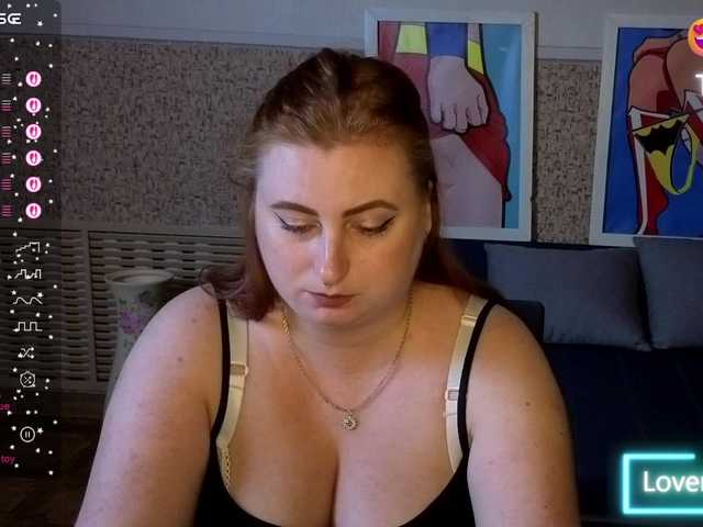 Aliciaredluv live cam on BongaCams