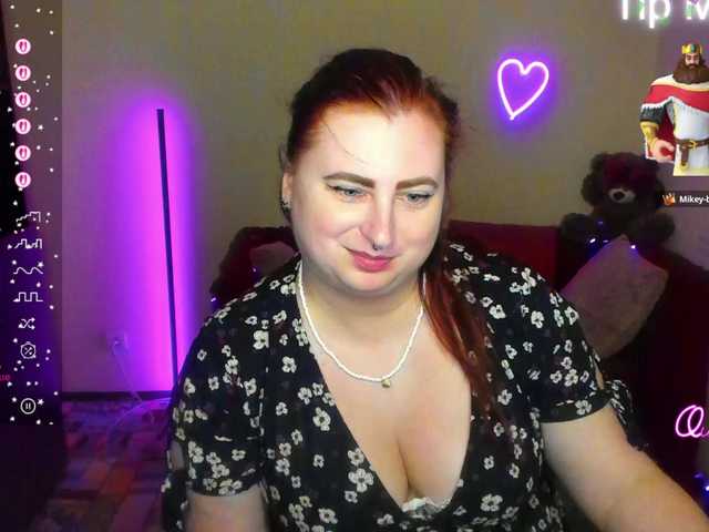 Aliciaredluv live cam on BongaCams