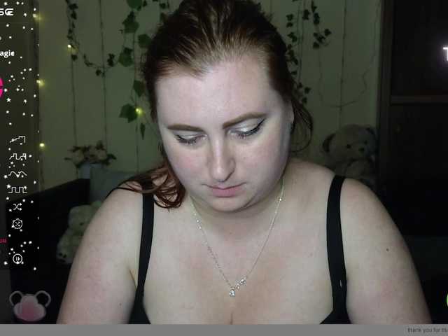 Aliciaredluv live cam on BongaCams