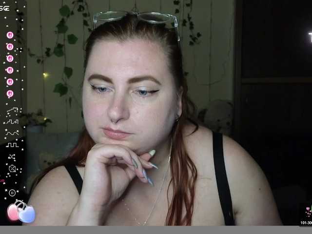 Aliciaredluv live cam on BongaCams