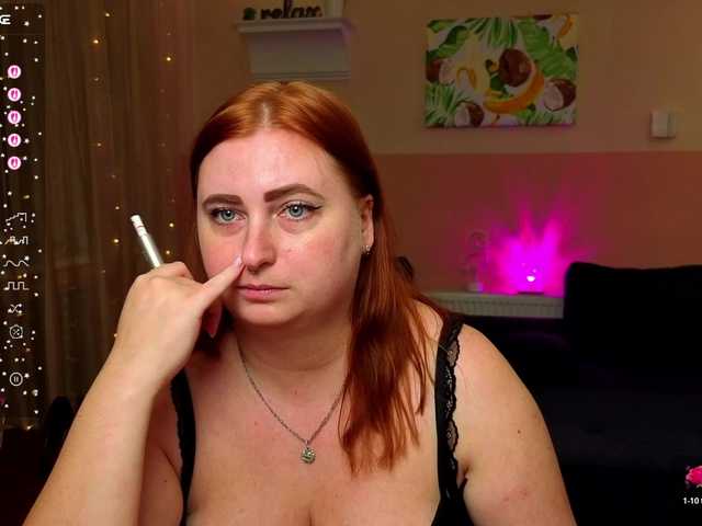 Aliciaredluv live cam on BongaCams