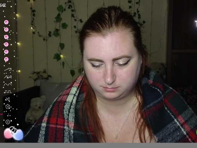 Aliciaredluv live cam on BongaCams
