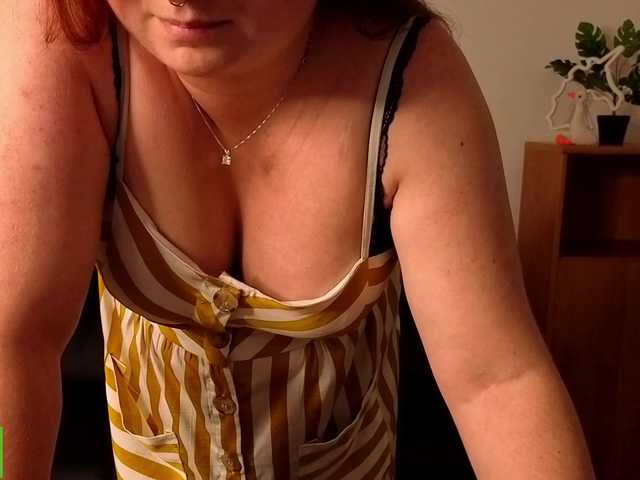 Aliciaredluv live cam on BongaCams