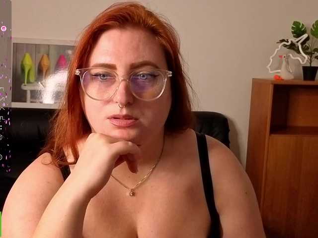Aliciaredluv live webcam show