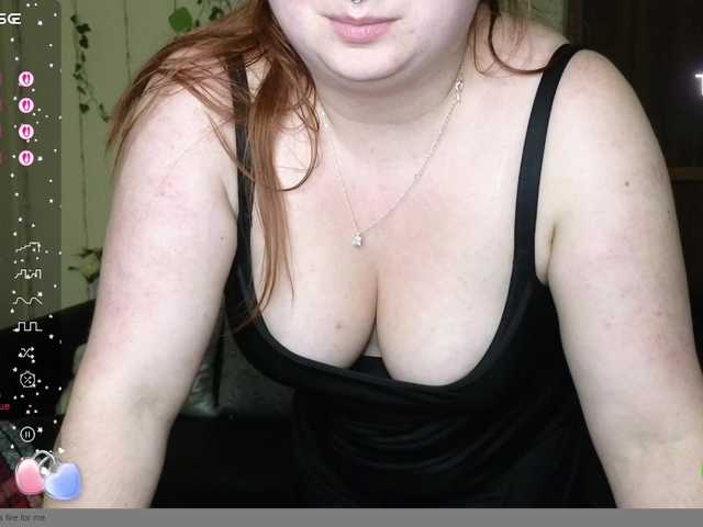Aliciaredluv live cam on BongaCams