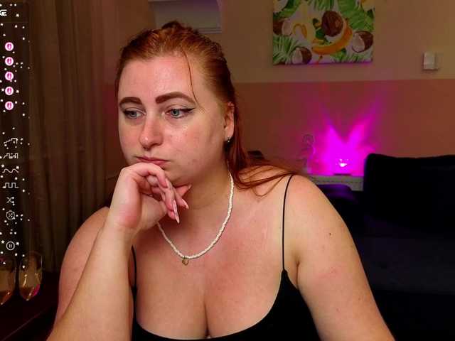 Aliciaredluv live cam on BongaCams