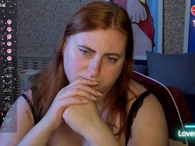 Aliciaredluv live cam on BongaCams