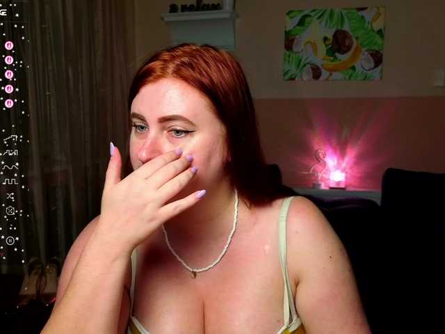 Aliciaredluv live webcam show