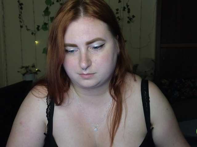 Aliciaredluv live cam on BongaCams