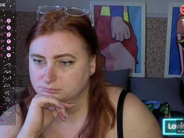 Aliciaredluv live cam on BongaCams