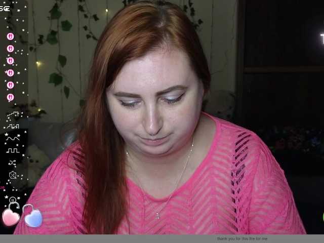 Aliciaredluv live cam on BongaCams