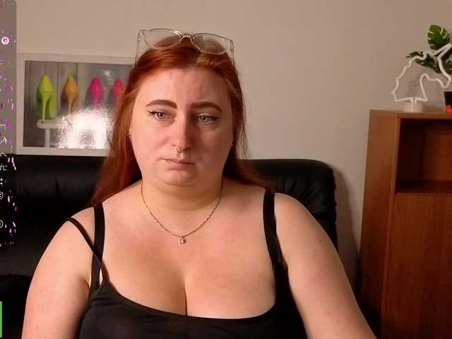Aliciaredluv live cam on BongaCams