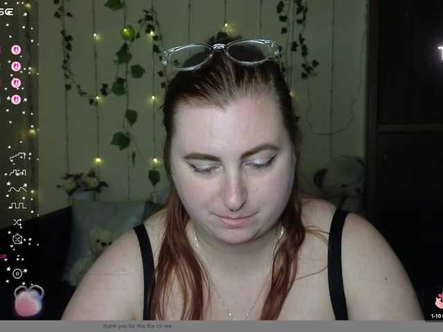 Aliciaredluv live cam on BongaCams