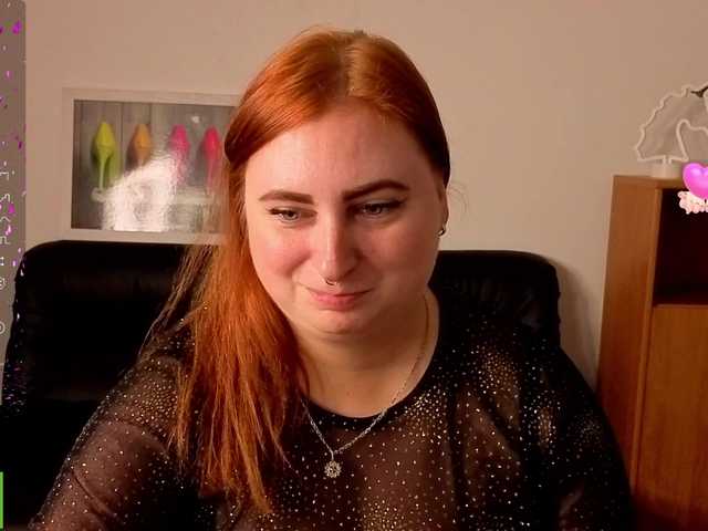 Aliciaredluv live cam on BongaCams