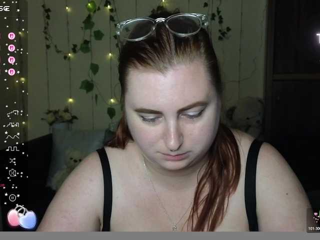 Aliciaredluv live cam on BongaCams