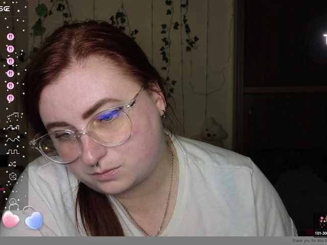 Aliciaredluv's BongaCams show and profile