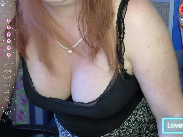 Aliciaredluv live cam on BongaCams