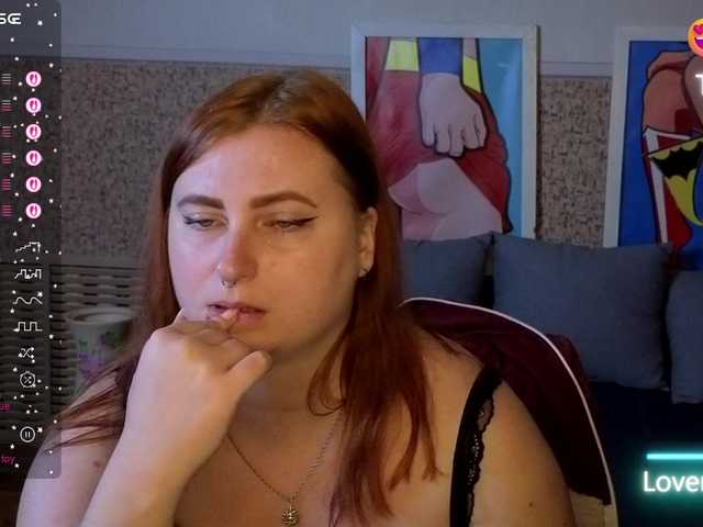 Aliciaredluv live cam on BongaCams