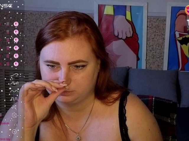 Aliciaredluv live cam on BongaCams