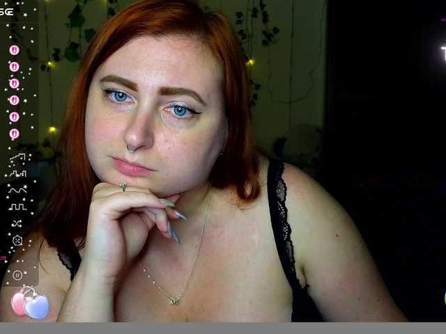 Aliciaredluv Live Cam on BongaCams