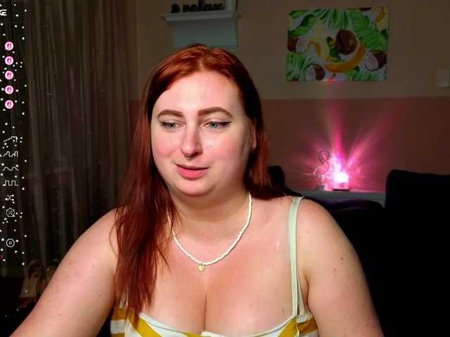 Aliciaredluv live cam on BongaCams