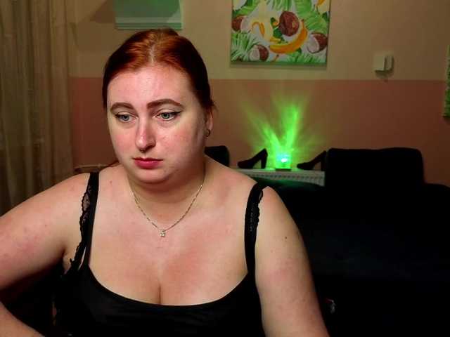 Aliciaredluv live cam on BongaCams