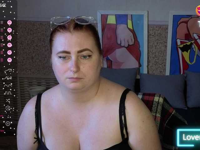 Aliciaredluv live cam on BongaCams