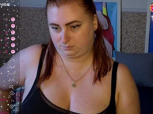 Aliciaredluv live cam on BongaCams