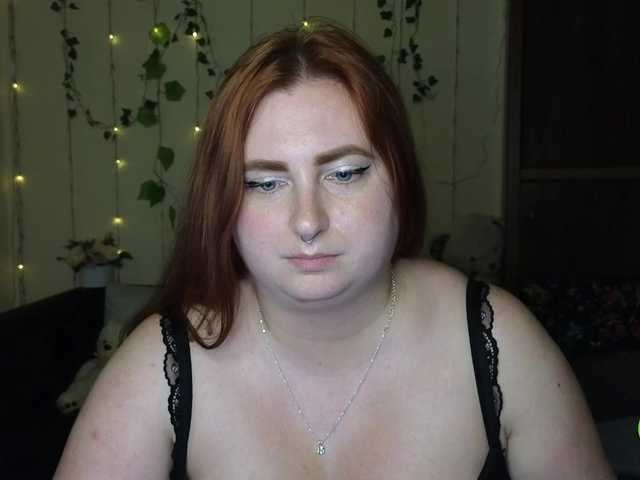 Aliciaredluv live cam on BongaCams