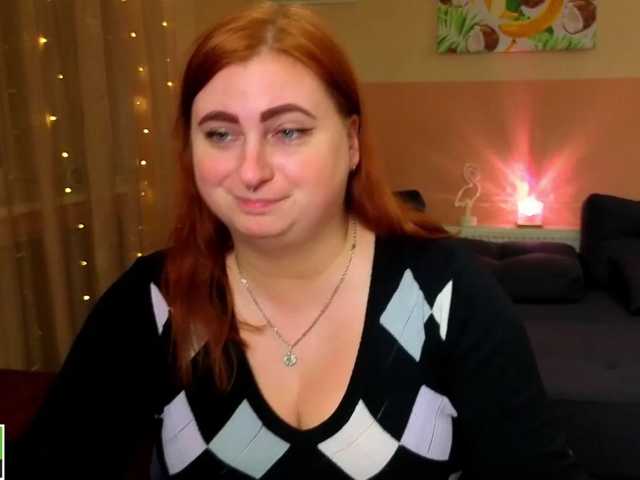 Aliciaredluv live cam preview