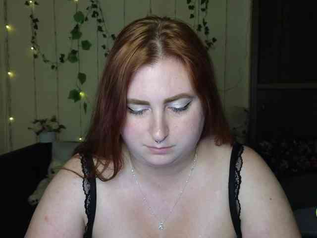 Aliciaredluv webcam