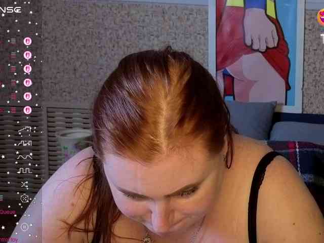 Aliciaredluv's webcam live show