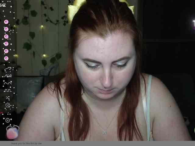 Aliciaredluv webcam
