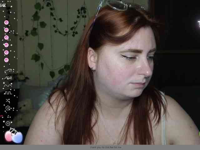 Aliciaredluv webcam