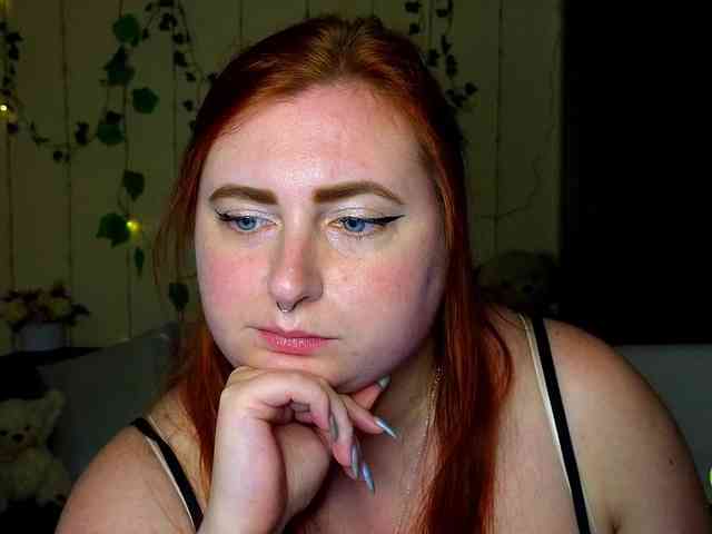 Aliciaredluv webcam