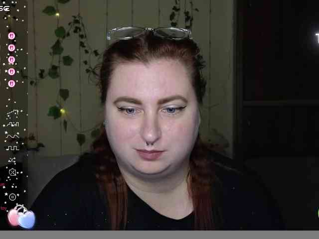 Aliciaredluv webcam