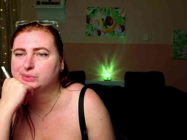 Aliciaredluv webcam