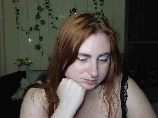 Aliciaredluv webcam