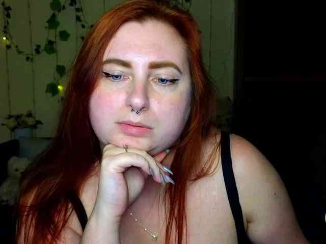 Aliciaredluv webcam